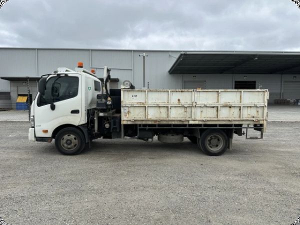2017 Hino 300 816 4x2 Tipper With Crane image