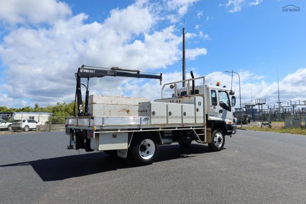 2007 Isuzu F Series FSS 550 4x4 image