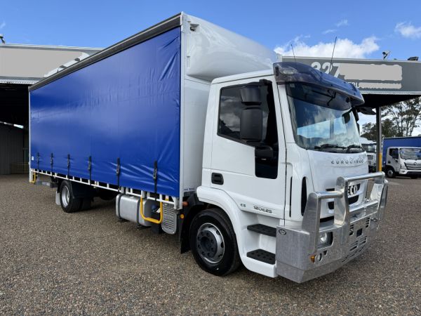 2013 Iveco Eurocargo E5 120E25 Curtain Sider image