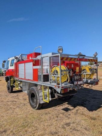 2000 ISUZU FTS750 Fire Truck image