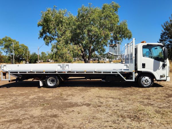 2016 ISUZU NLR200 Flatbed image