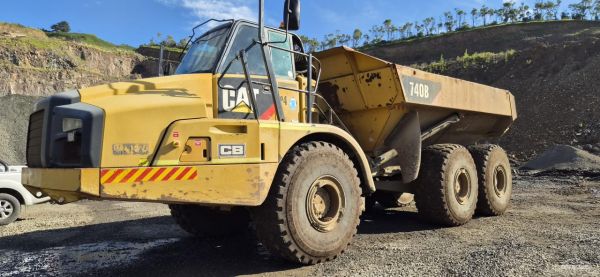 2013 Caterpillar 740B image