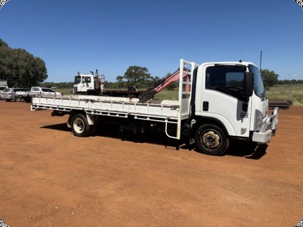 2009 Isuzu NH NQR 4x2 Crane Truck image