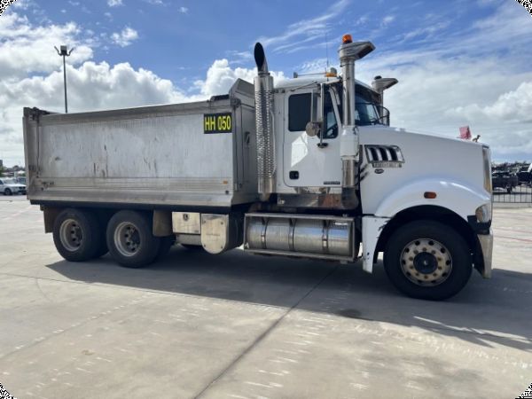 2016 Mack Trident CMHR 6x4 Tipper image