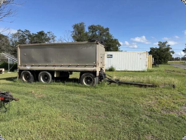 1998 Tefco Tri Axle Dog Tipper image