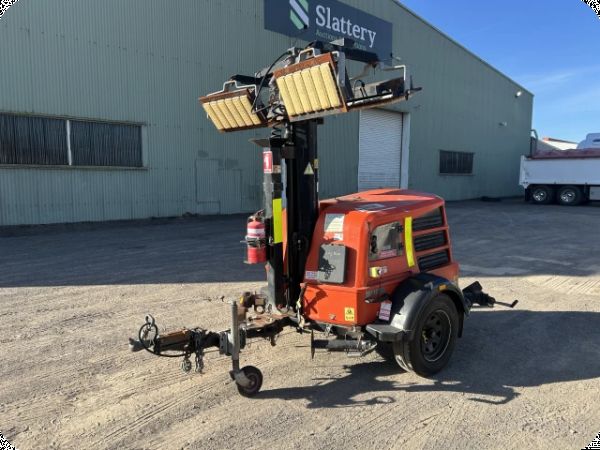 2016 JLG Industries Metro LED Single Axle Light Tower Trailer image