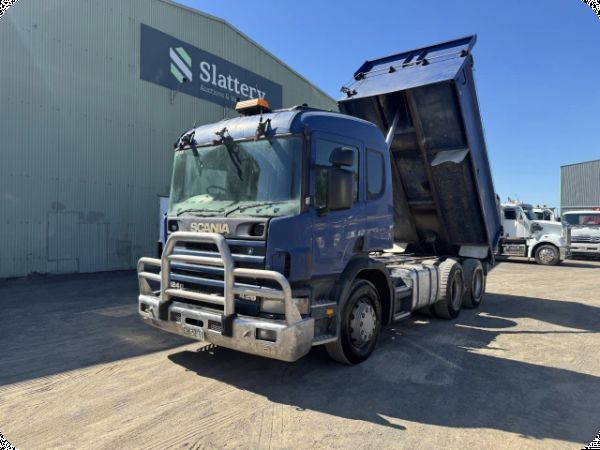 2004 Scania 124 (6x4) Tipper image