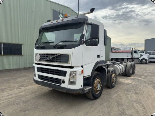 2004 Volvo FM MK2 8x4 Cab Chassis image