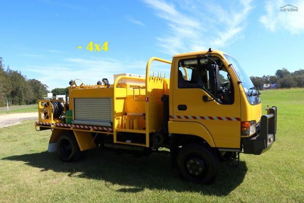 2003 Isuzu N Series NPS 300 4x4 image