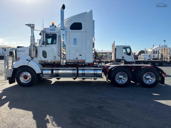 2021 Western Star 4864FXC Negotiable image
