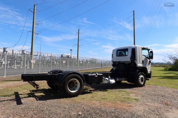 2010 Isuzu F Series FVD 1000 image
