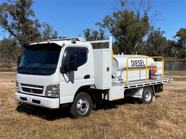 2010 MITSUBISHI FUSO CANTER Fuel Tanker FE MY08 FE85D 4.0 MWB image