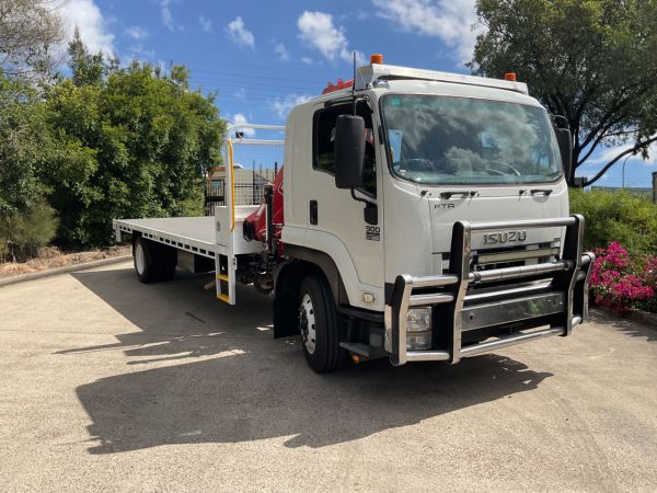 2008 Isuzu FTR900 Tray 2008 Isuzu FTR 900 Tray Back image