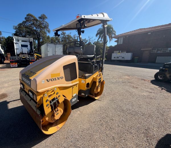 2012 Volvo DD24 Vibrating Roller image
