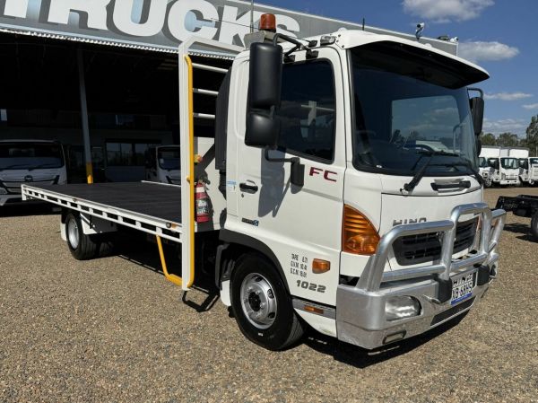 2013 Hino 500 FC1022 Tray Truck image