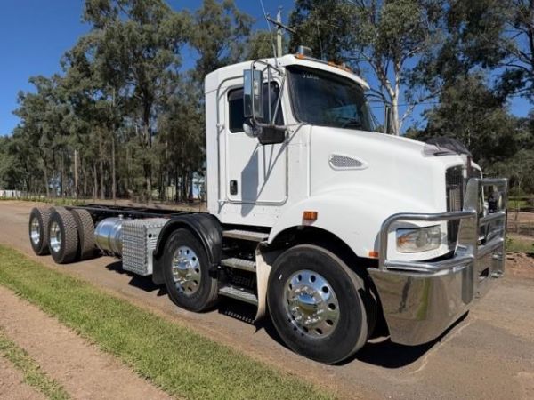 2017 KENWORTH T359 image