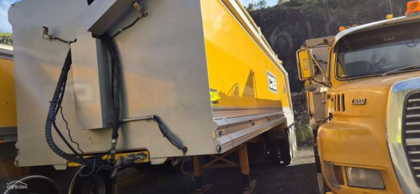 2013 Muscat MT2103 Tri Semi Tipper image