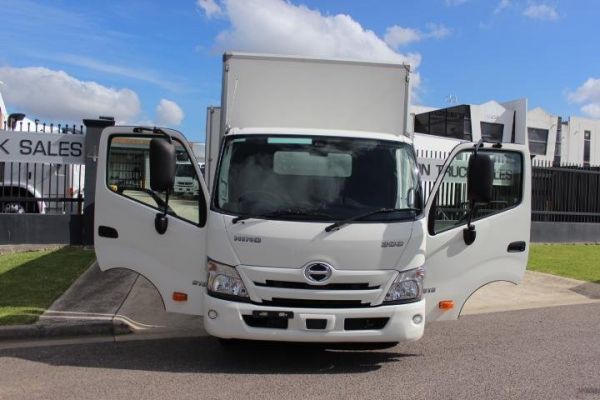 2022 Hino 300 Series 616 image