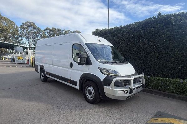 2022 Fiat Ducato Series 8 ELWB Mid Roof image