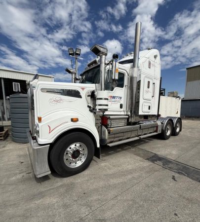 2013 Kenworth T909 Prime Mover image