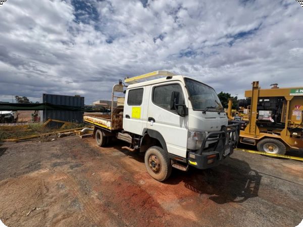 2012 Mitsubishi FUSO 4x4 Service Truck (Kalgoorlie) image