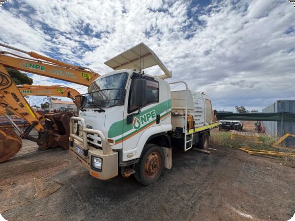 2012 Isuzu 4x2 Service Truck (Kalgoorlie) image