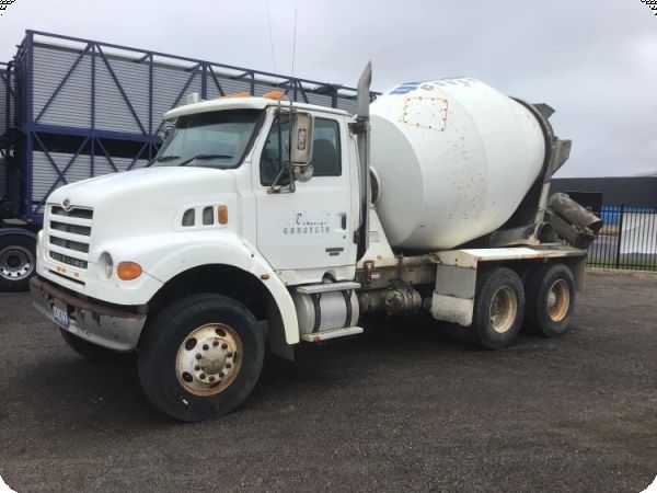 2003 Sterling LT7500 6x4 Concrete - Agitator image