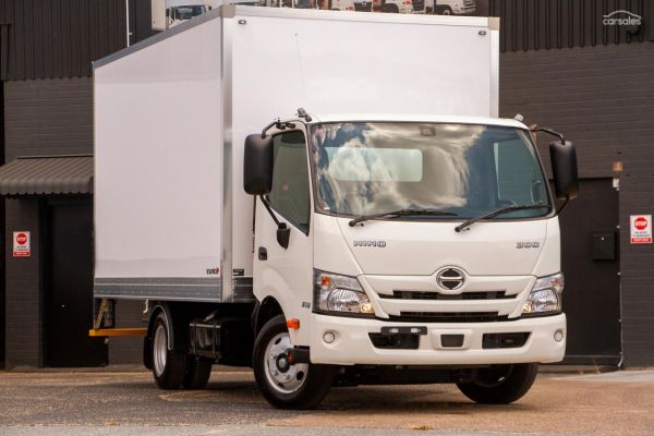 2025 Hino 300 Series 616 In Stock with optional tailgate image