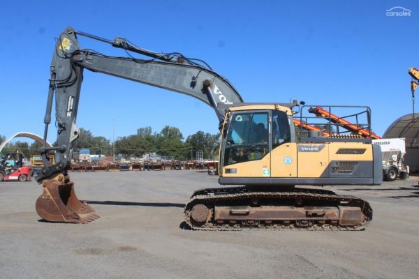 2013 Volvo EC220DL image