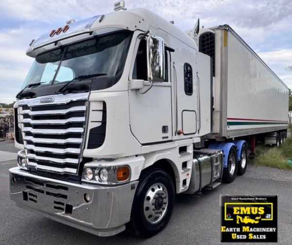 2018 Freightliner Argosy Fridgevan Combo, E.M.U.S TS938 image