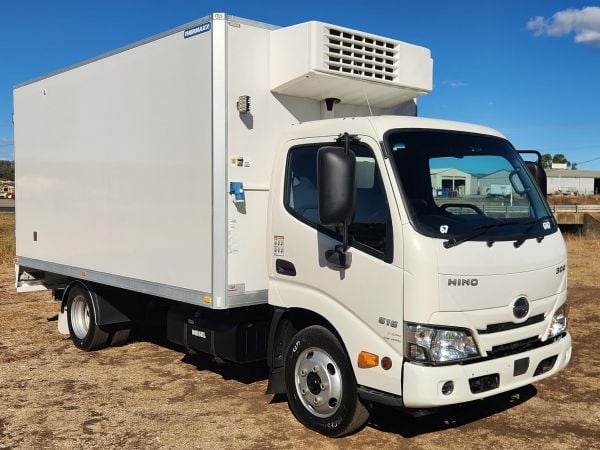 2021 HINO 300 616 Refrigerated image