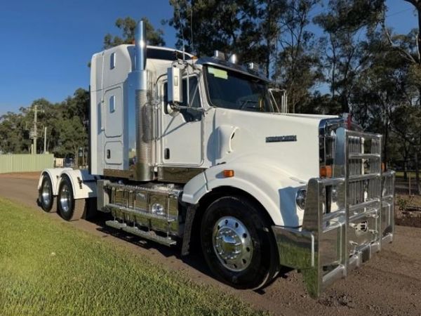 2017 KENWORTH K200 image