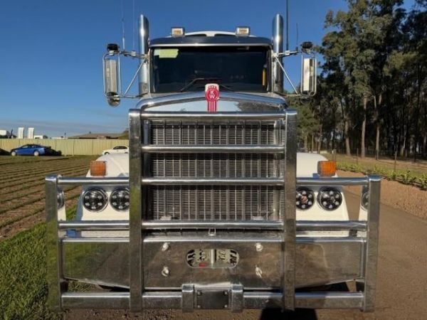 2017 KENWORTH T409 SAR 50INCH BUNK, CUMMINS X15, 0KMS ON CUMMINS REBUILD, 18SP image