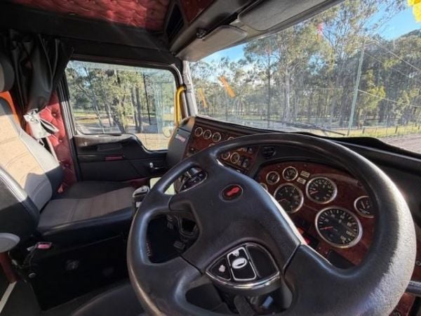 2017 KENWORTH T409 SAR 50INCH BUNK, CUMMINS X15, 0KMS ON CUMMINS REBUILD, 18SP image