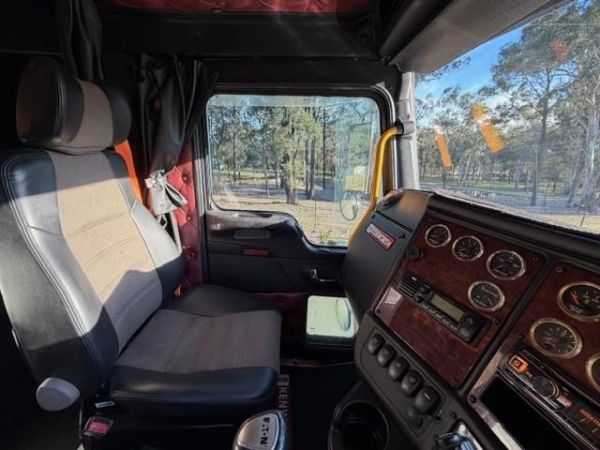 2017 KENWORTH T409 SAR 50INCH BUNK, CUMMINS X15, 0KMS ON CUMMINS REBUILD, 18SP image