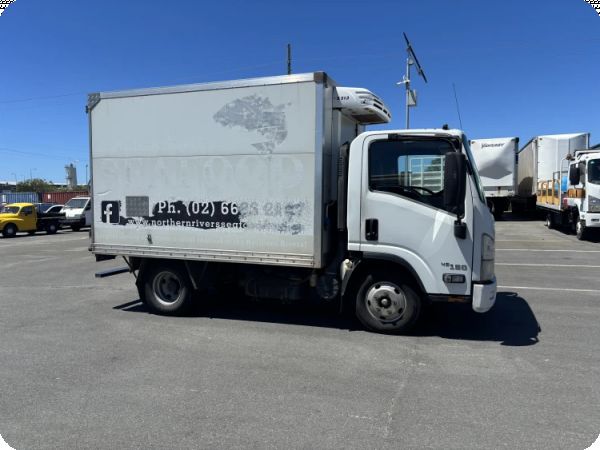 2016 Isuzu NNR NH 45 150 4x2 Refrigerated Pantech image