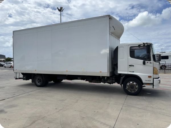 2012 Hino 500 FE2 1426 4x2 Pantech image