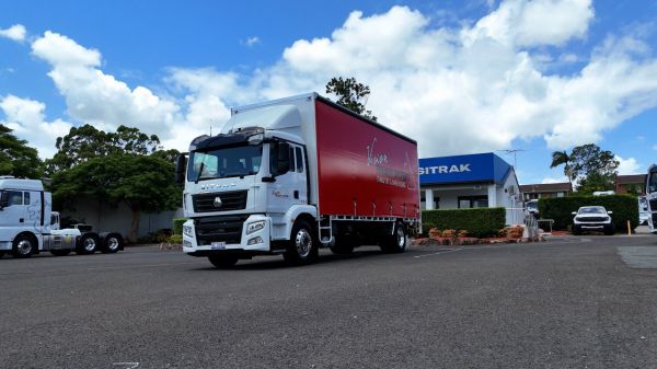 SITRAK G5S 4x2 Curtain Side image