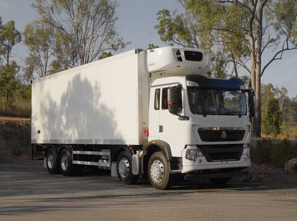 SITRAK G5S 8x4 Fridge Truck image