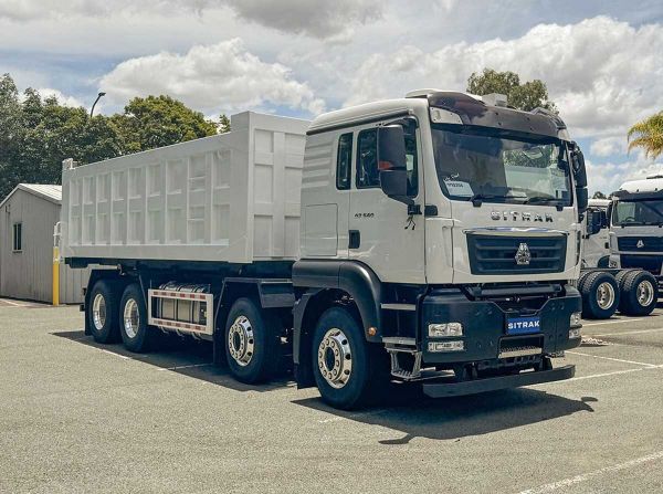 SITRAK G7S 8x4 Hook Lift Palfinger image