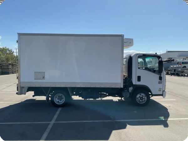 2008 Isuzu NPR 4x2 Refrigerated Pantech image