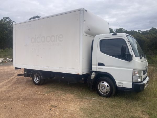 2019 Mitsubishi 515 Pantech image