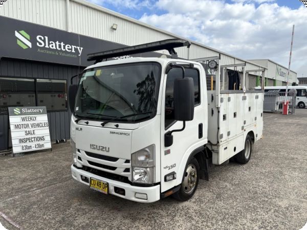 2019 Isuzu NLR 45-150 4x2 Service Truck (Auto) (Car License) image