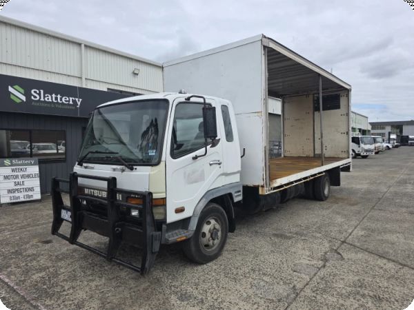 1997 Mitsubishi 600 FK 4x2 Curtainsider image