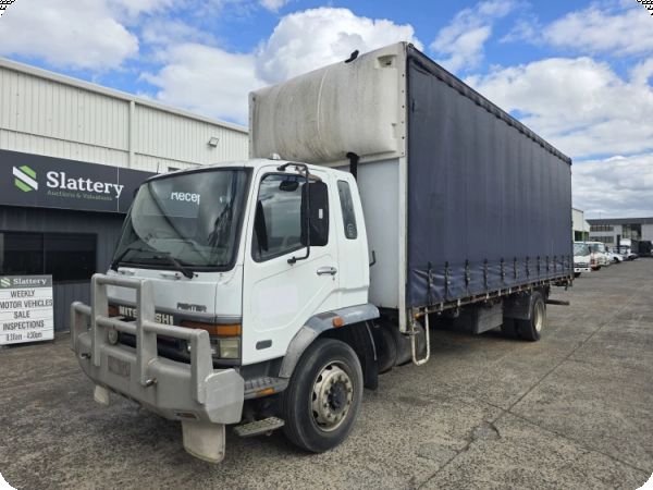1998 Mitsubishi Fighter 4x2 Curtainsider image