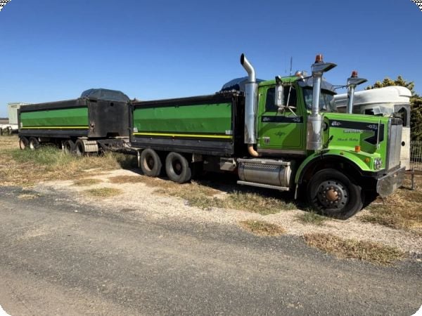 2000 Western Star 4800FX Tipper and 2007 Tefco Dog Trailer image