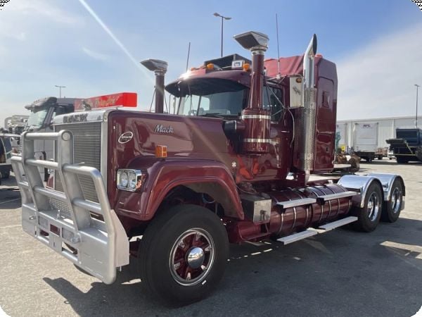1984 Mack Super Liner 6x4 Prime Mover image