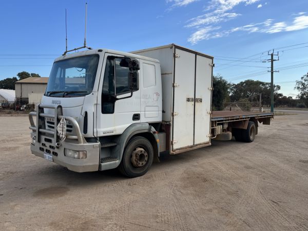 2006 Iveco EUROCARGO 160E28 Tray image