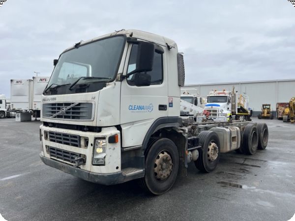 2008 Volvo 8x4 Cab Chassis image
