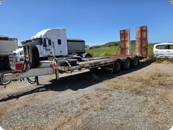 1990 Brazier Tri-Axle Tag Float image